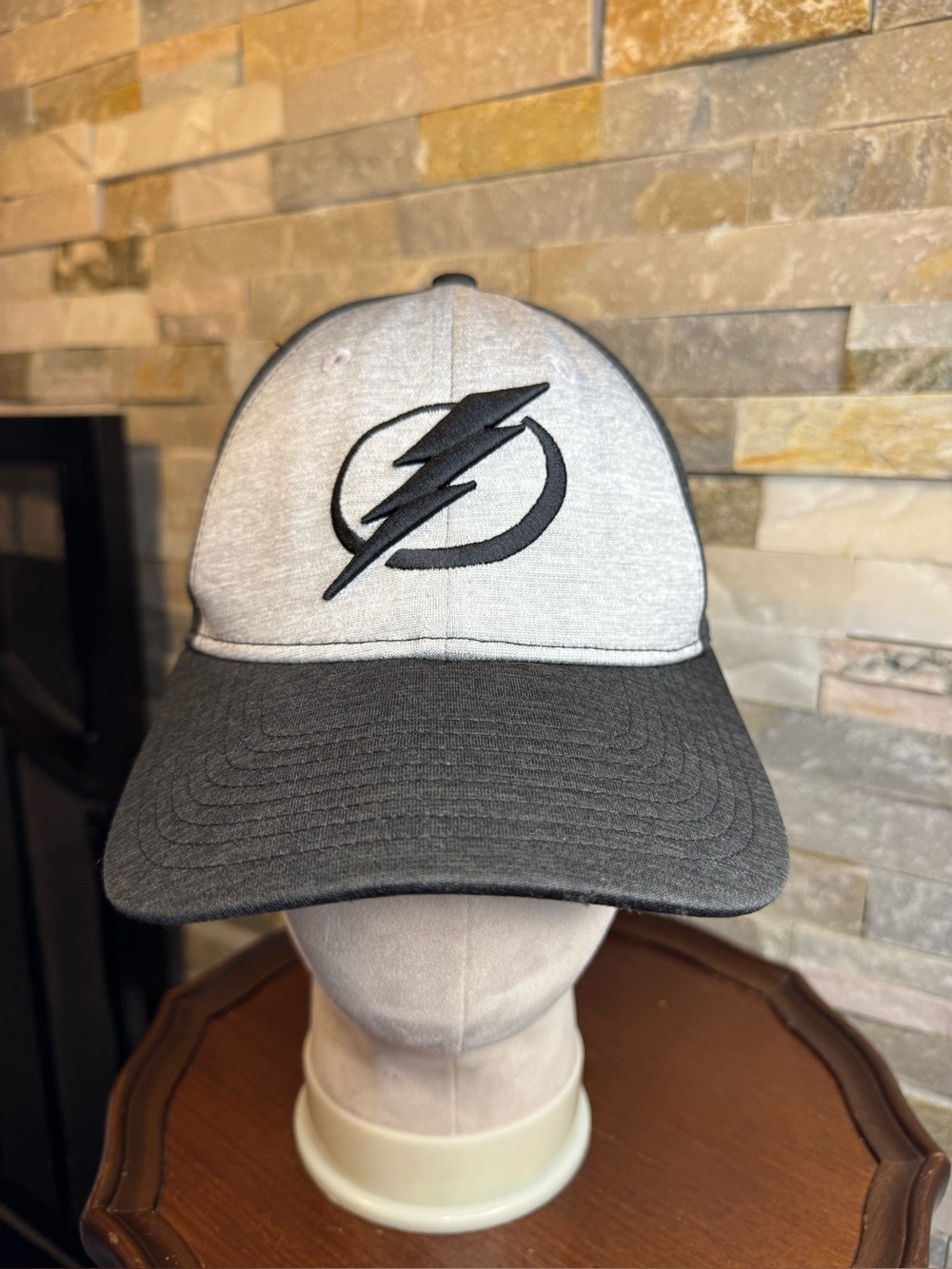 Men's Sz Sm-Med New Era Tampa Bay Lightning Black Grey Fitted Hat Cap